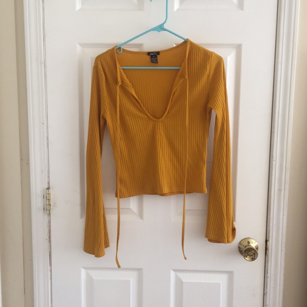 RUE21 BEAUTIFUL WOMENS TOP